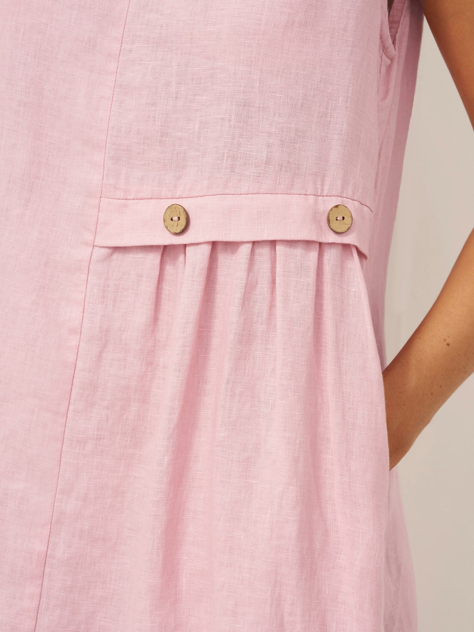 Elisabeth - Vestido midi sin mangas clásico con pliegues.