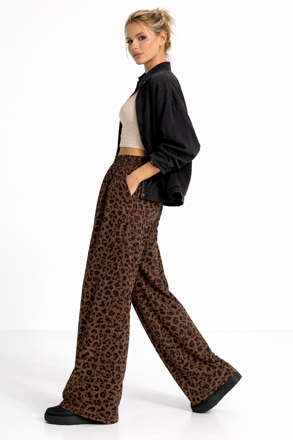 Pantalón WildFlow™ – Corte Amplio con Estilo Urbano Moderno