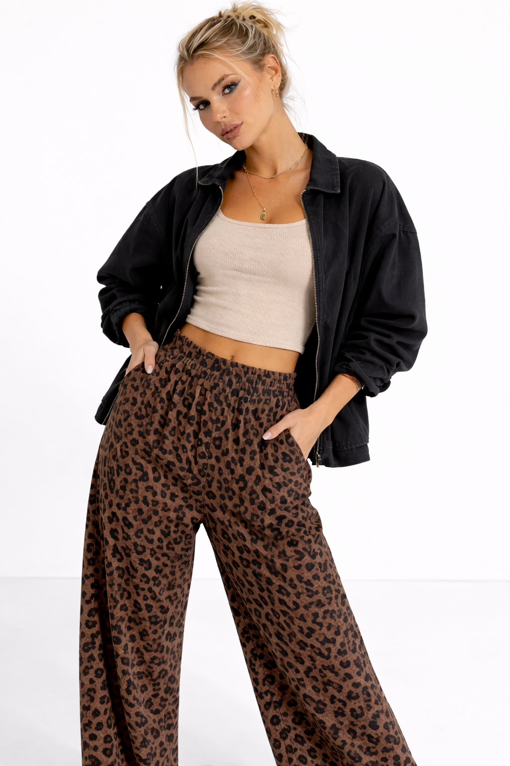 Pantalón WildFlow™ – Corte Amplio con Estilo Urbano Moderno