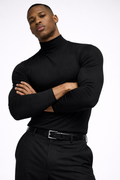 Camiseta de Cuello Alto Ajustada – Estilo Minimalista Premium