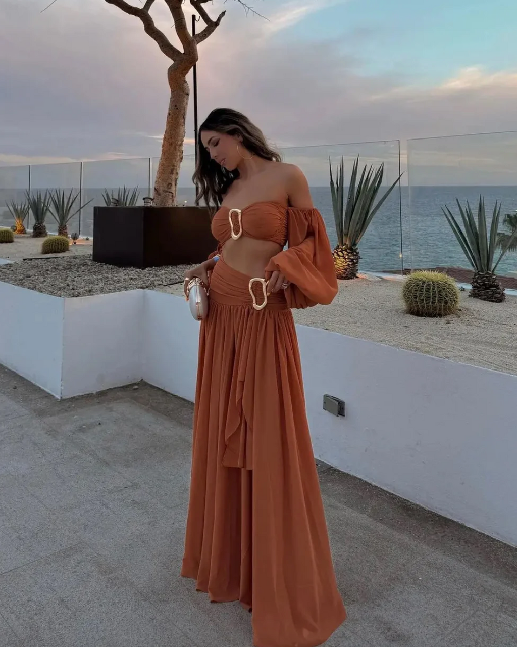 Conjunto Élysia™ — Top Bandeau con Mangas Caídas y Falda Larga Fluida